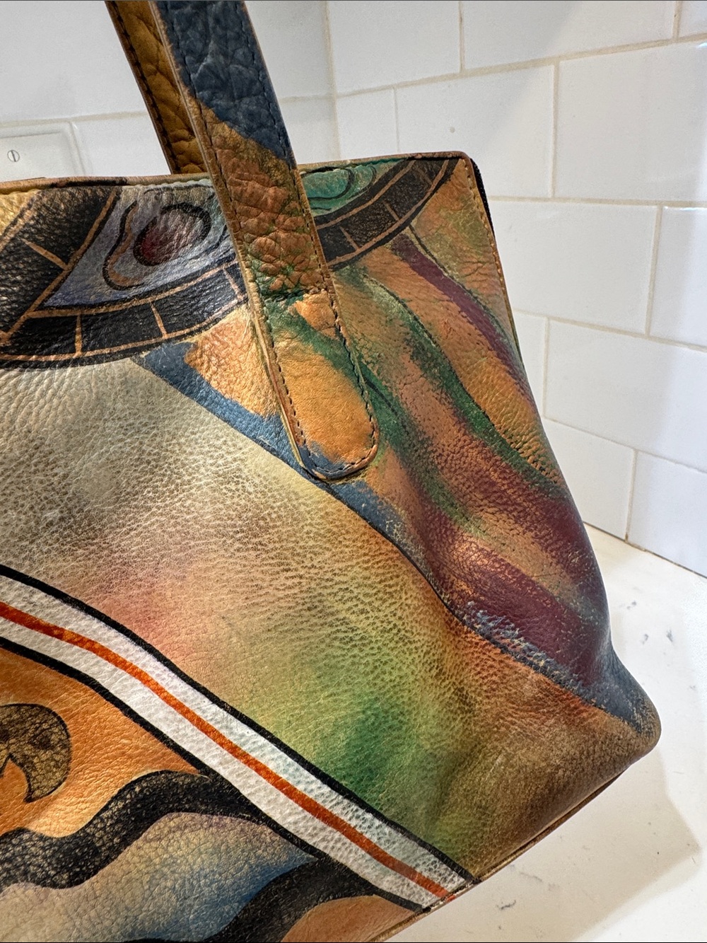 Anuschka hand-Painted Multicolor Leather Shoulder Bag - Picture 5 of 15